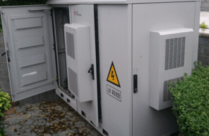 Outdoor telecom cabinet_enclosure