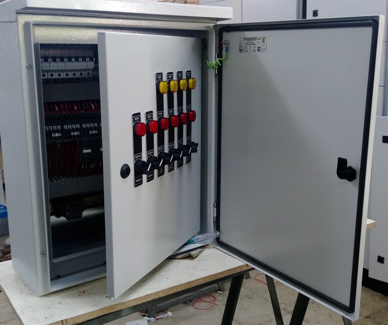 Caja de control del centro del motor