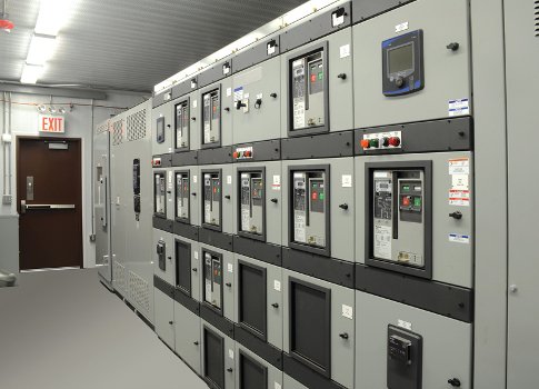  Caja de distribución de energía