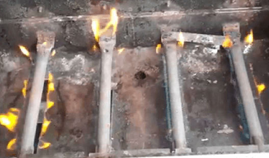 Pembakar BBQ tua