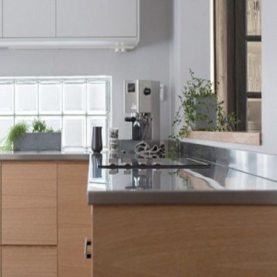 Meja Kerja Stainless Steel dengan Tinggi 58 mm