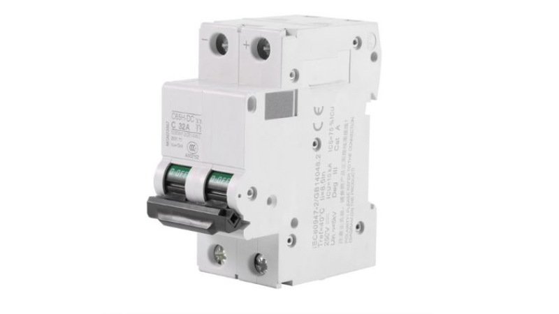 Pemutus Sirkuit DC 32 Amp