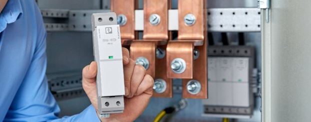Dispositif hybride de protection contre les surtensions