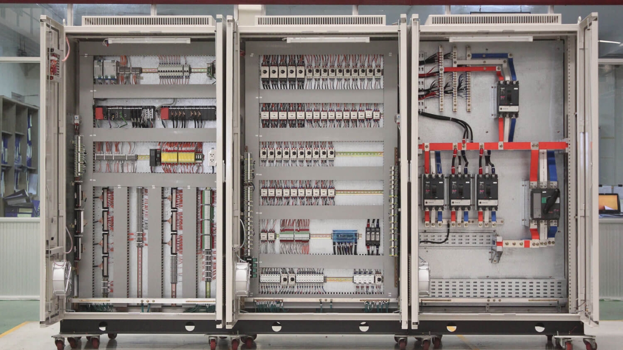 Benefits of Using a PLC Panel Over Other Devices