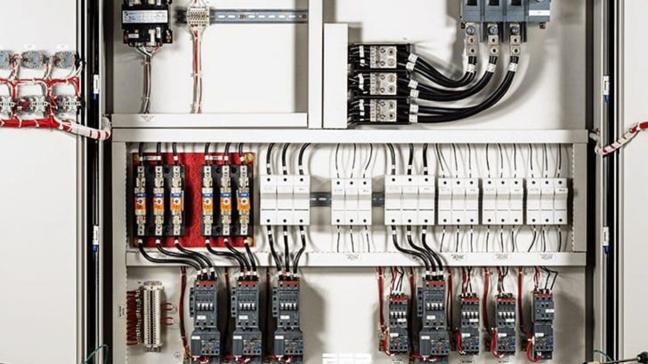 How to Select Programmable Logic Controller Panel 